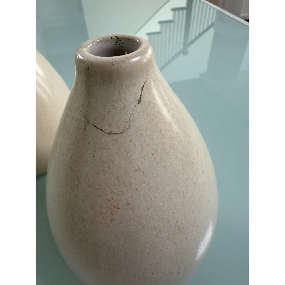 VTG Pair Ceramic Bud Vases‎ Beige 6.5 In Tall 4.5 round at base 1 Repair Vietnam